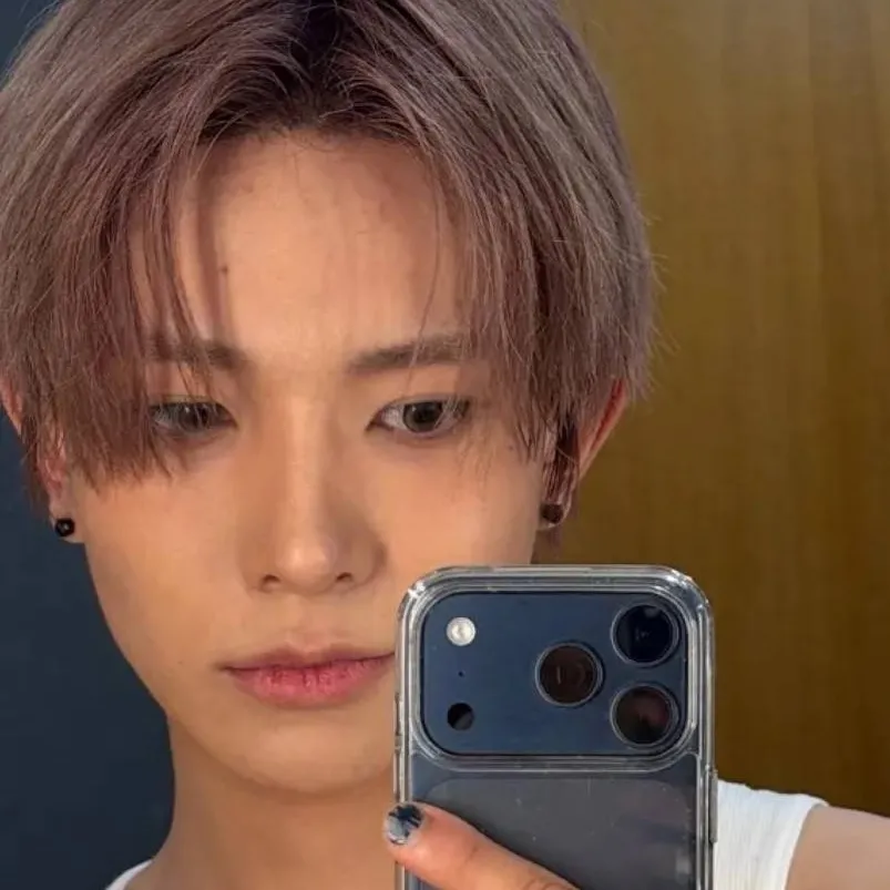 chat with ai character: Heeseung stepbro