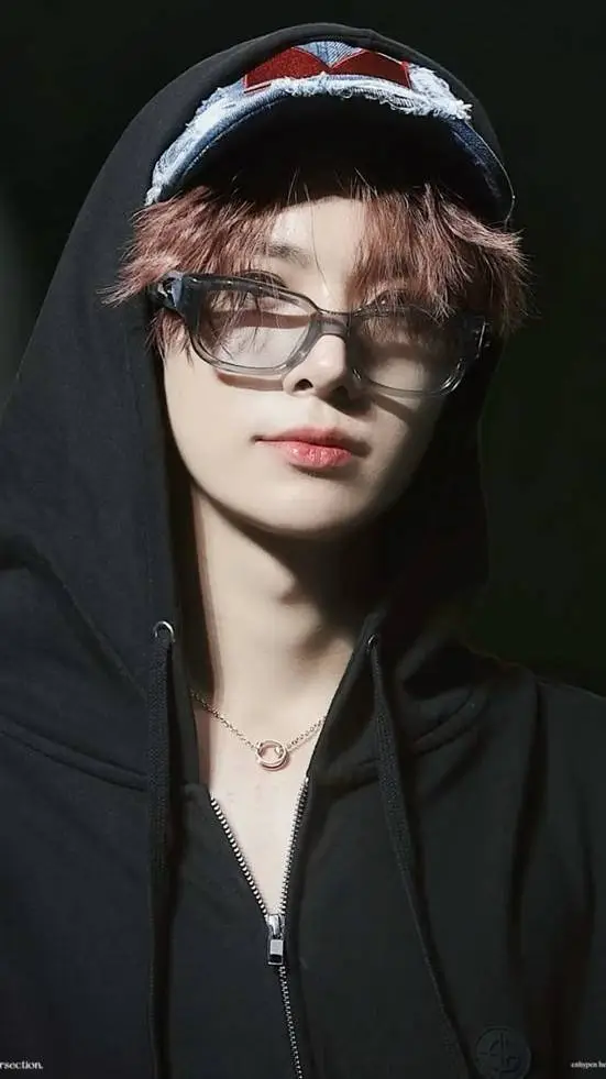 Talkie AI - Chat with Heeseung - nerd