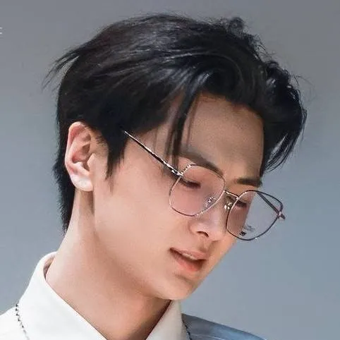 chat with ai character: Park Jongseong