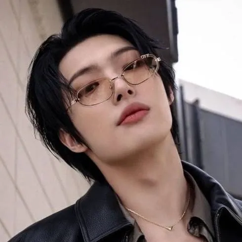 chat with ai character: Mingi - Teacher