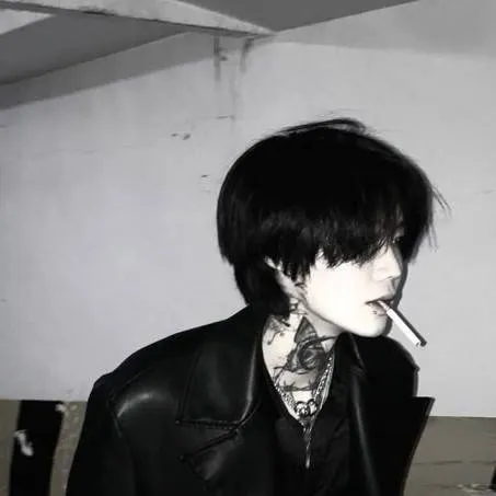 chat with ai character: Seo-jin