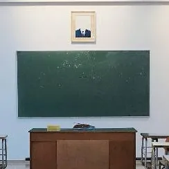 chat with ai character: just a class