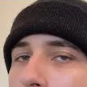 chat with ai character: JUICYFRUITSNACKS