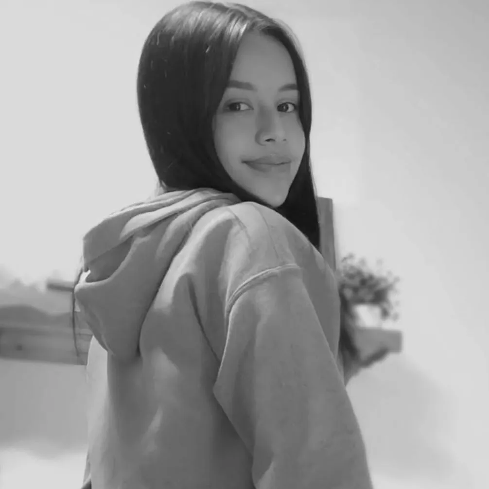 chat with ai character: Anna 