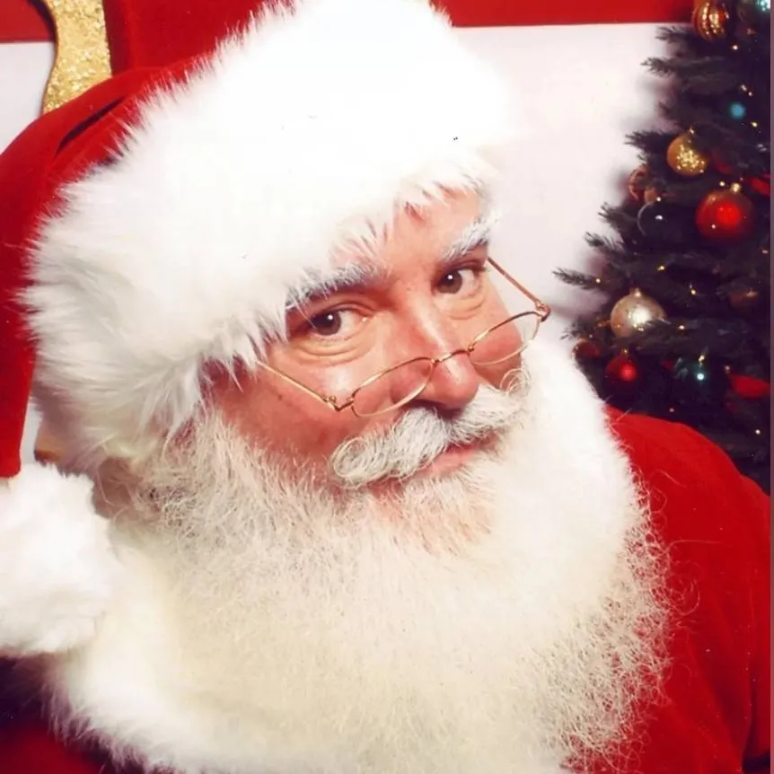 chat with ai character: Santa Claus 