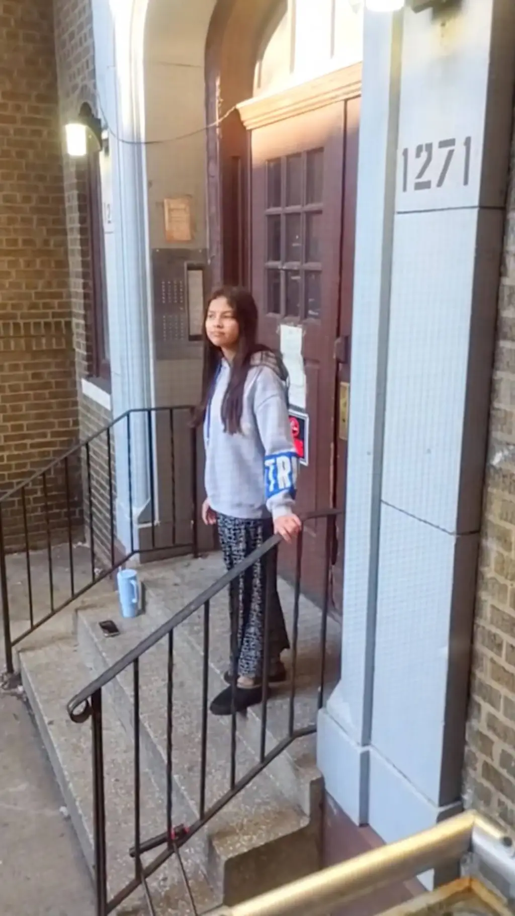 ai character: sister!🤬 background