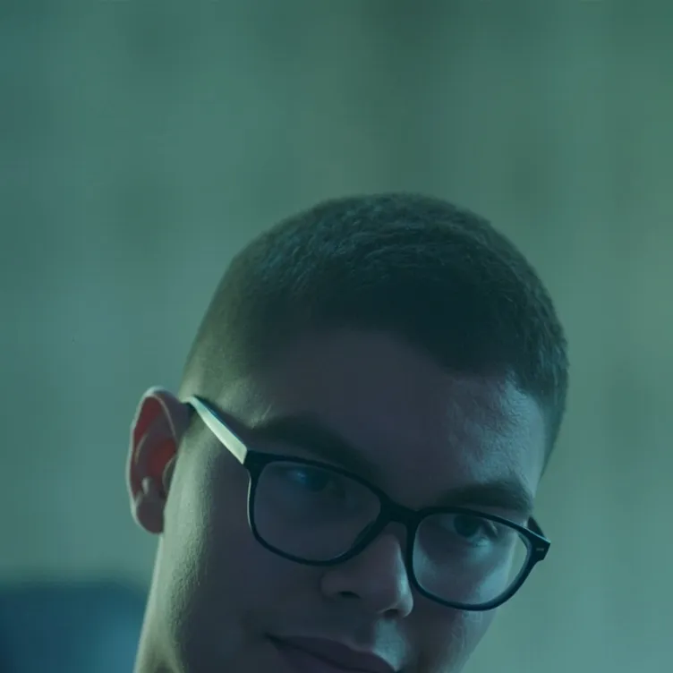 chat with ai character: Jake Family 