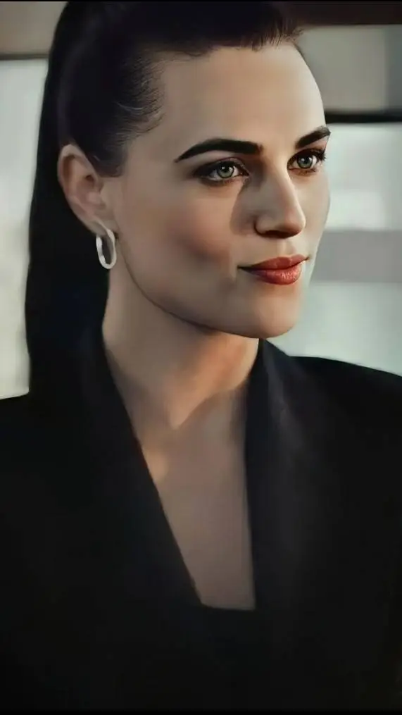 ai character: Lena Luthor background