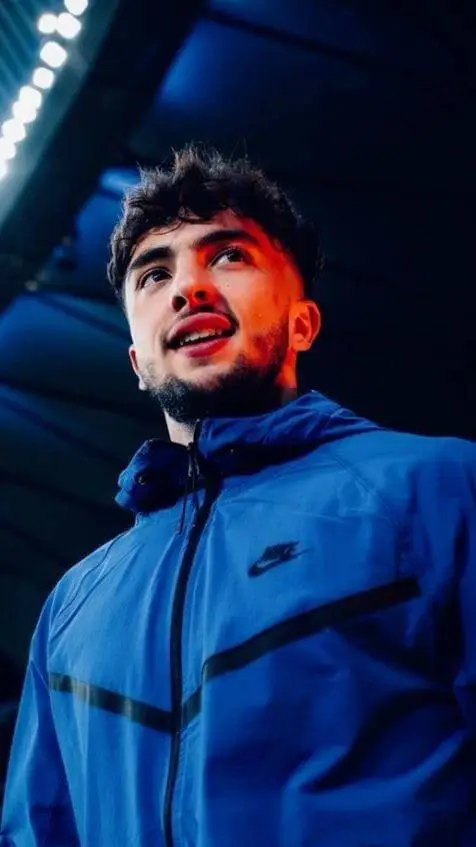 ai character: inoxtag  background