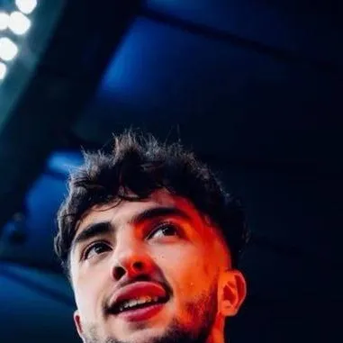 chat with ai character: inoxtag 