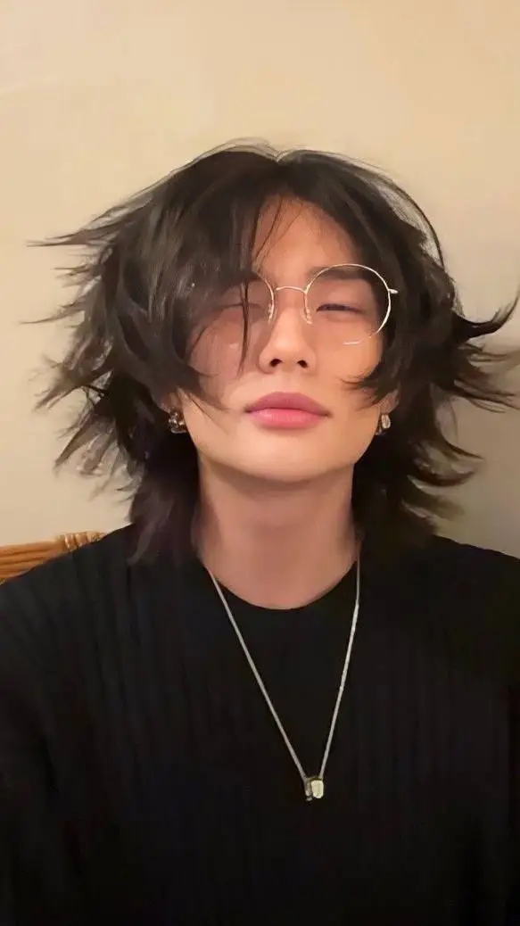 ai character: Hyunjin SKZ background