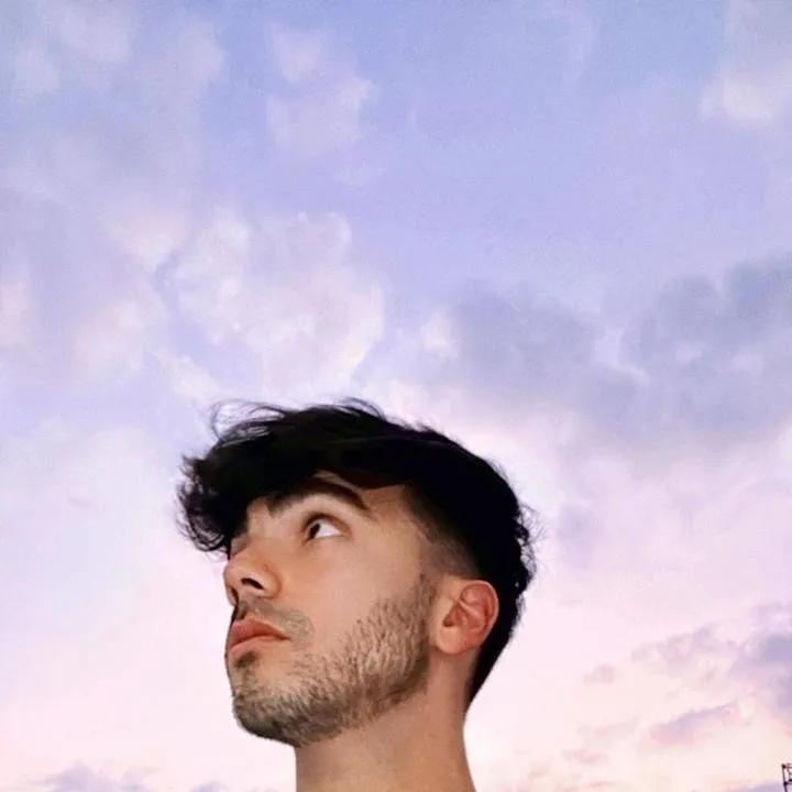 chat with ai character: tu amigo Alan 