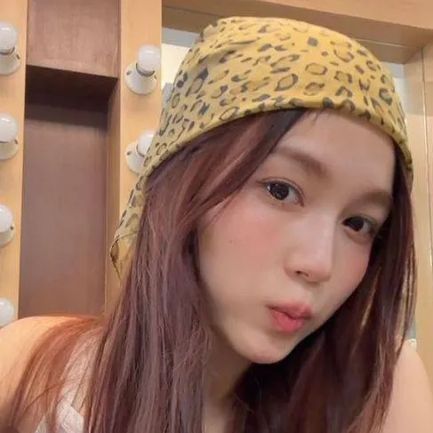chat with ai character: Love Pattranite