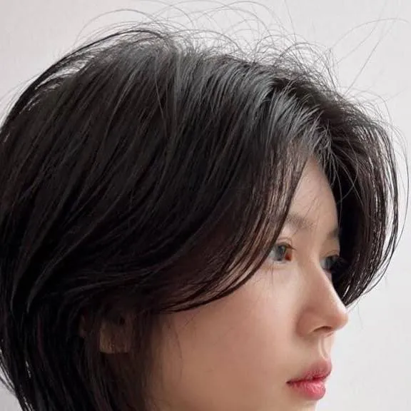 chat with ai character: Yesi 