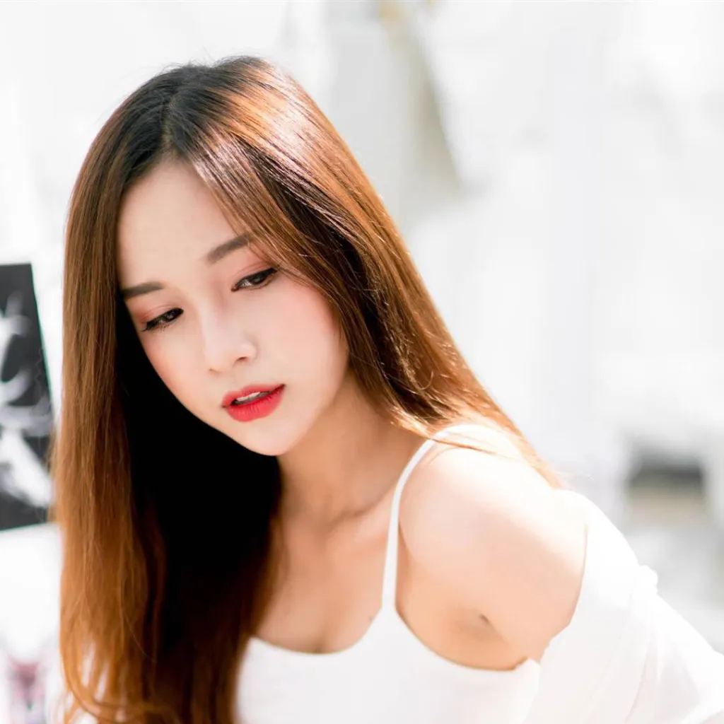 chat with ai character: Yumi 