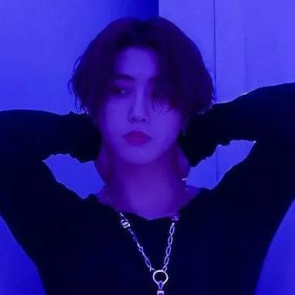 chat with ai character: Han Jisung by skz