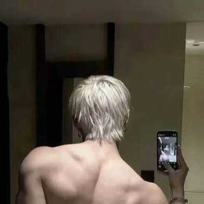 chat with ai character: Ivan