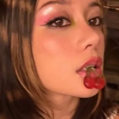 chat with ai character: 🍒 Megan Skiendiel🍒