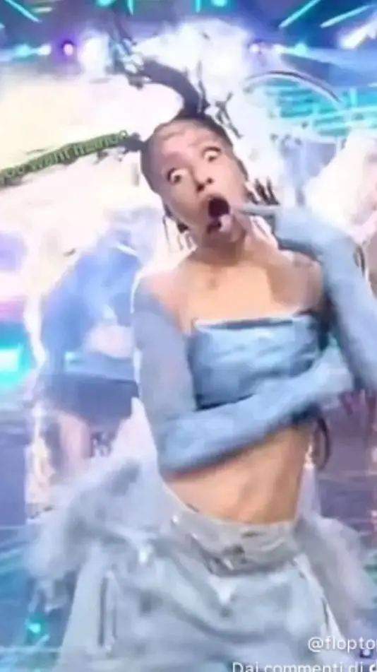 ai character: Manon background