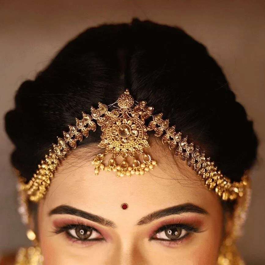 chat with ai character: Nitya Married sis