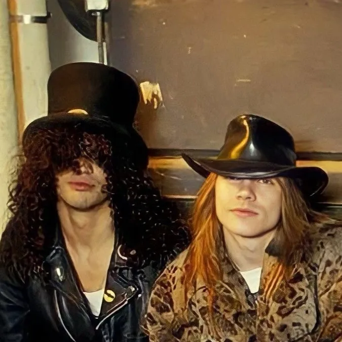 chat with ai character: Slash y Axl