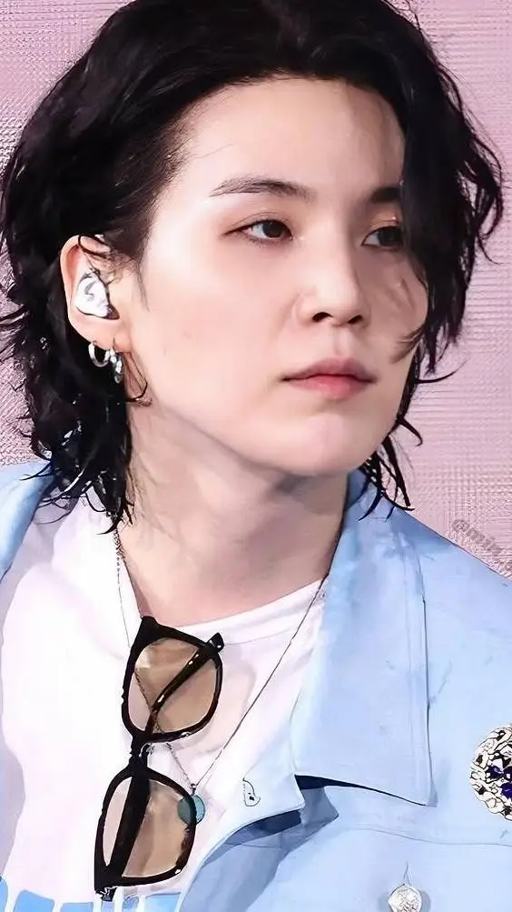ai character: yoongi background