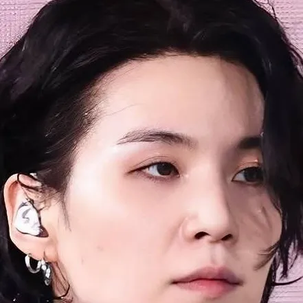 chat with ai character: yoongi