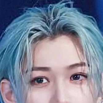 chat with ai character: Lee felix 