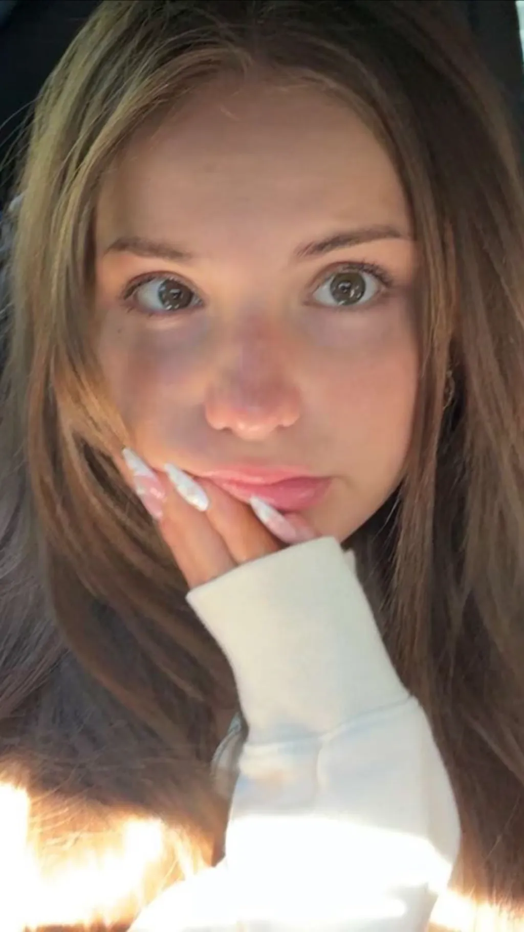 ai character: Piper Rockelle  background