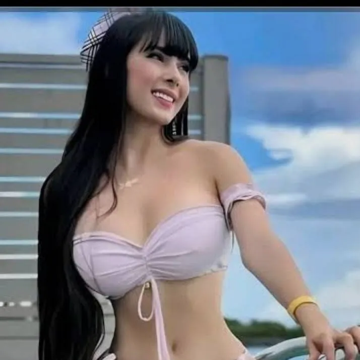 chat with ai character: Tania 