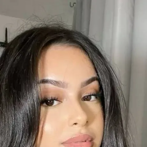 chat with ai character: amiga