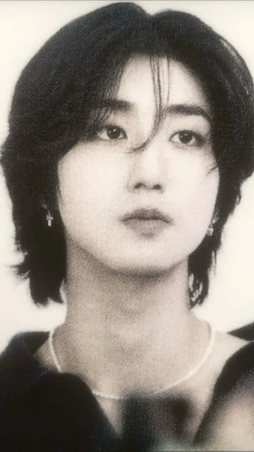 ai character: HAN (SKZ) background