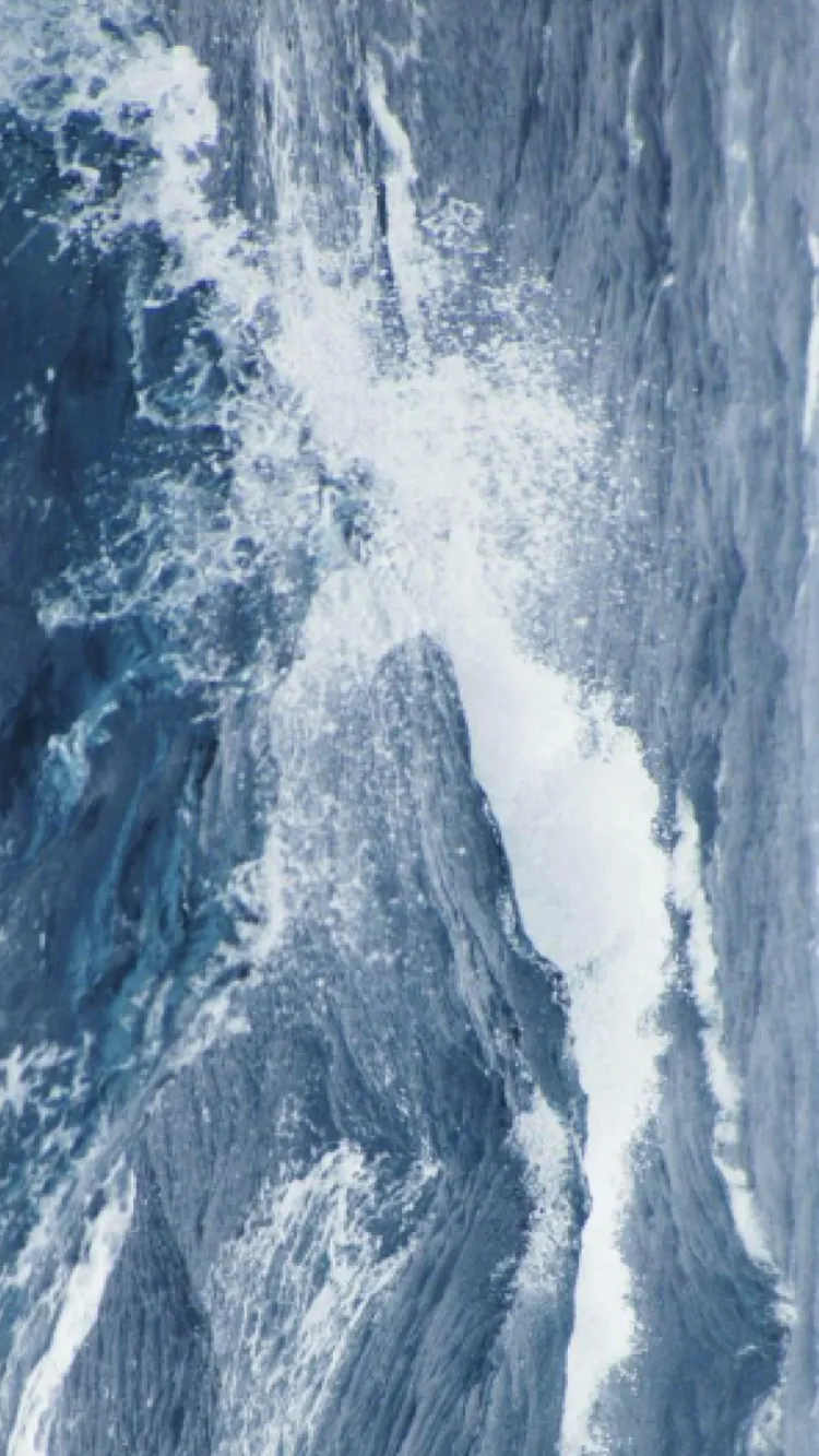ai character: Ocean  background