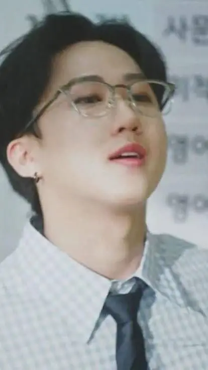 ai character: ♯Changbin࿐ ࿔*:･ﾟ background