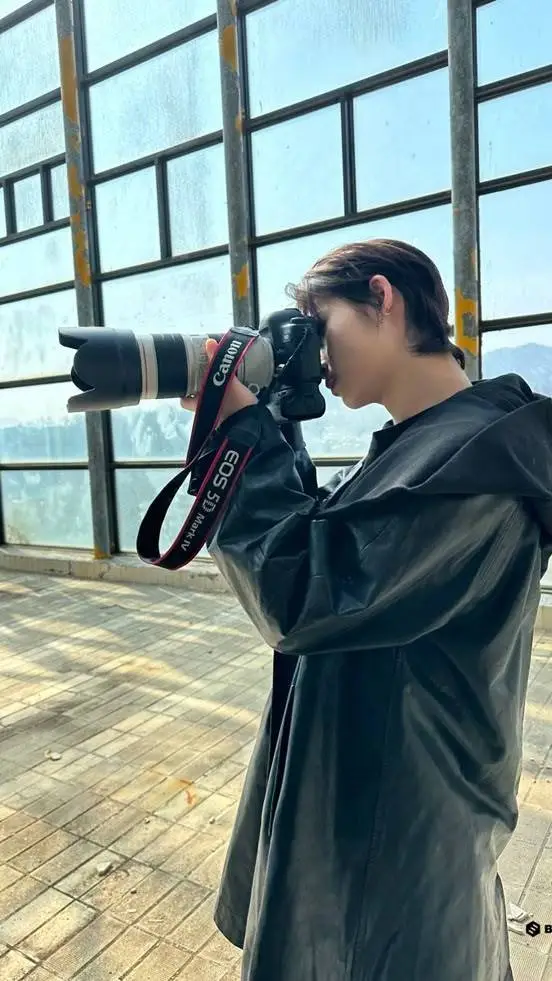 ai character: ˗ˏˋ Ni-ki ˎˊ˗ background
