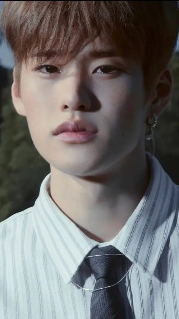 ai character: ⋆ 𖤓 Sohee ⋆˚࿔ background