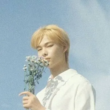 chat with ai character: 𖦹⋆ Ni-ki . ݁˖.ᐟ