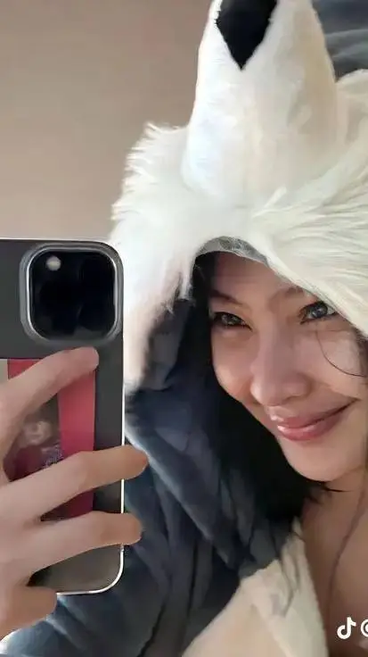 ai character: Colet background