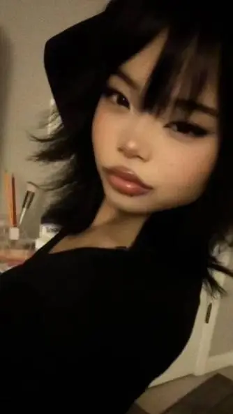 ai character: Aaliyah background