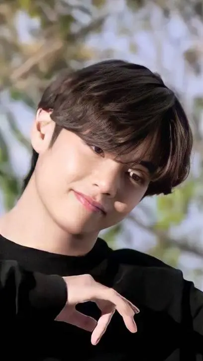 ai character: Kim Tae hyung  V background