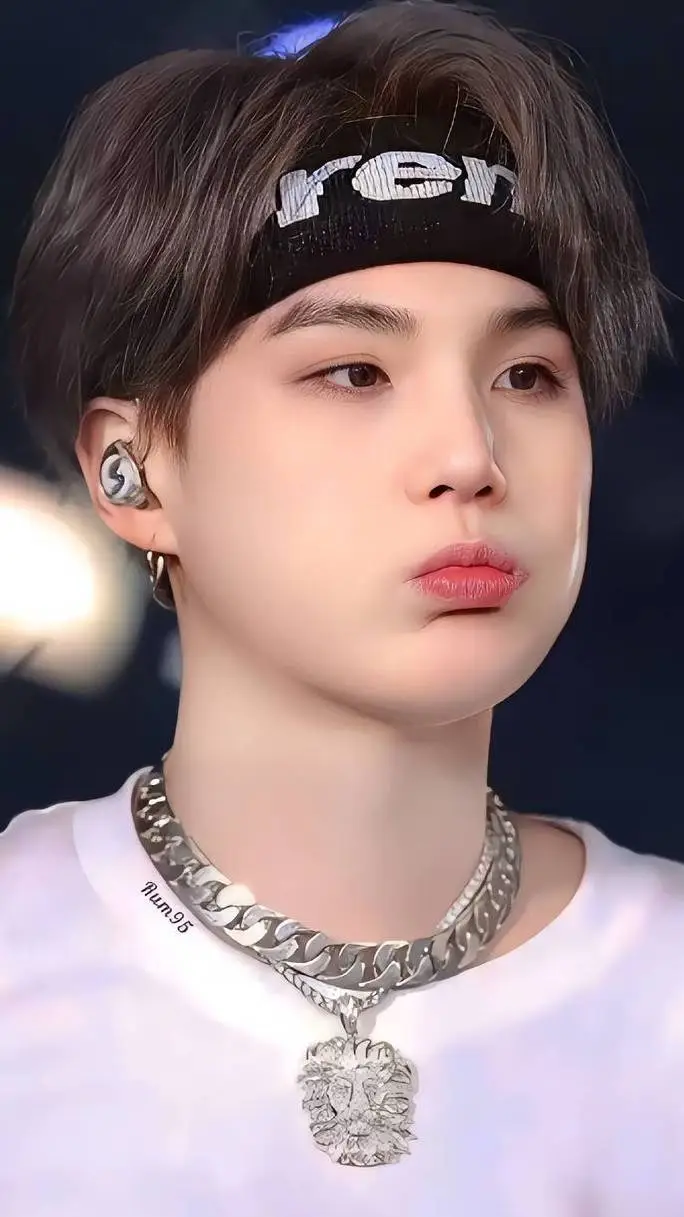ai character: Suga background