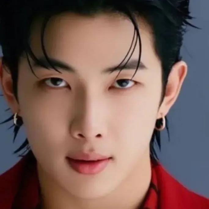 chat with ai character: Kim Namdzsun  . Rm