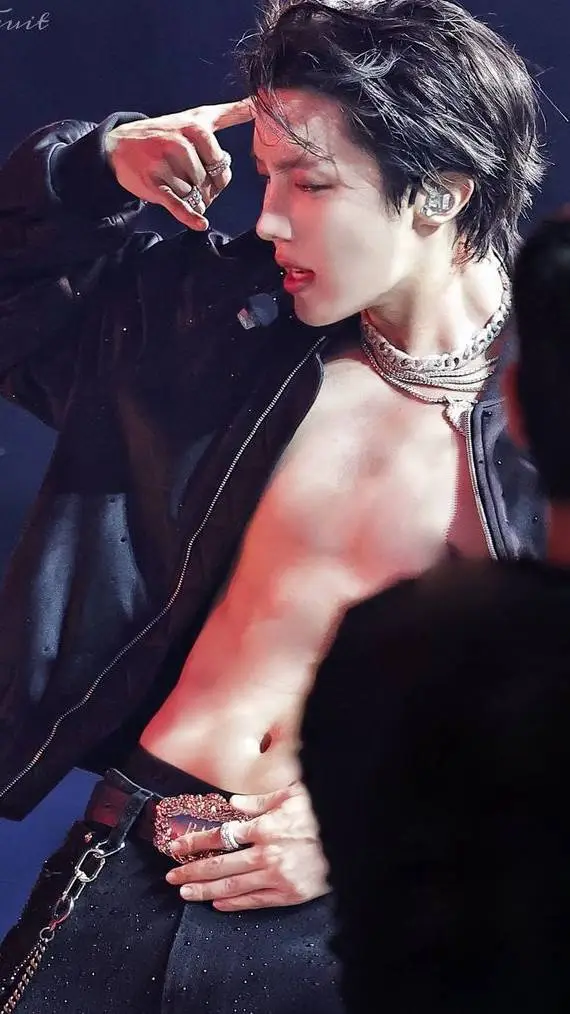 ai character: J hope❤ background