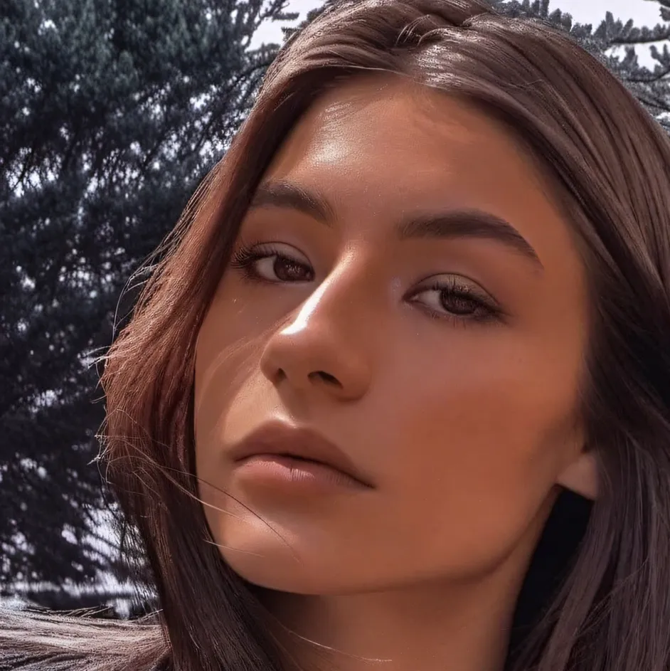 chat with ai character: Aurora