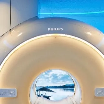 chat with ai character:  Phillips MRI ￼