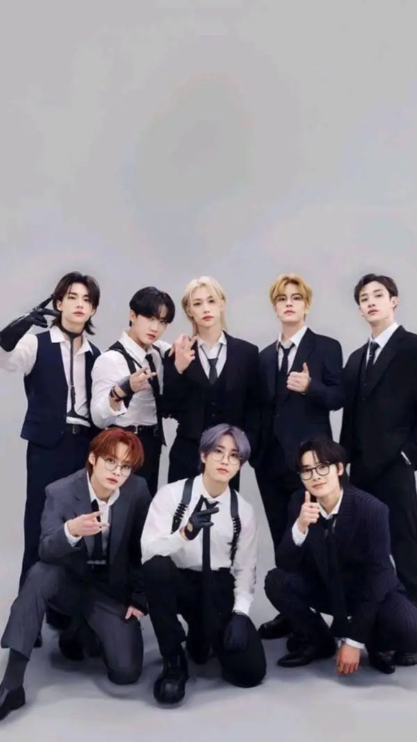 ai character: Straykids royalty  background