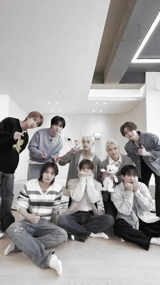 ai character: Straykids lie test background