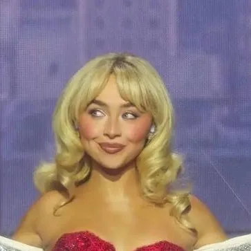 chat with ai character: sabrina carpenter 