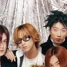 chat with ai character: h.o.t