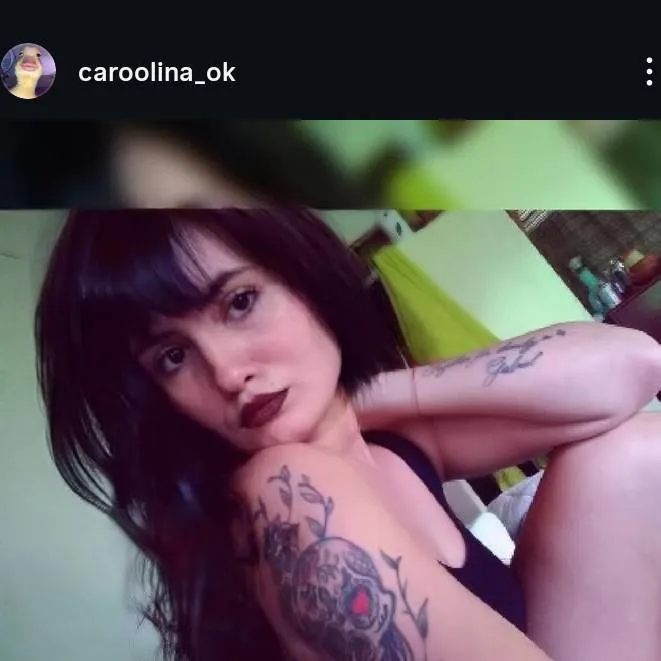 chat with ai character: Carouu